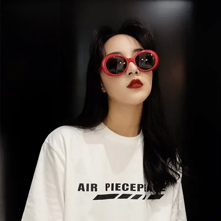 Plinth Retro Oval Sunglasses Black