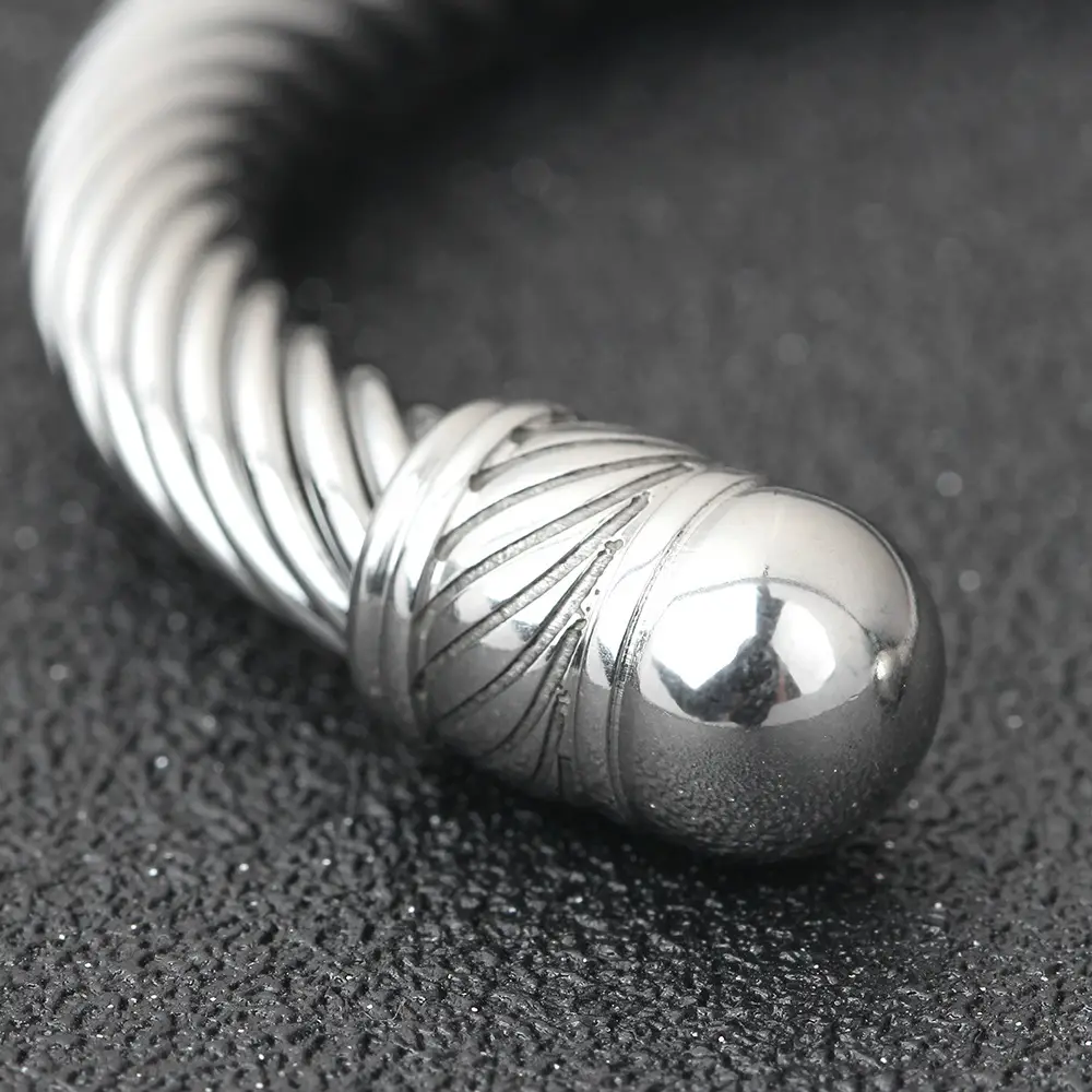 Adjustable Stainless Steel Personalized Bracelet 7mm — feature 8