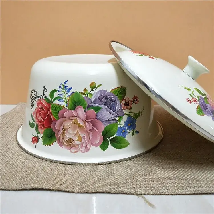 Nostalgic Enamel Soup Bowl with Lid - Image 9