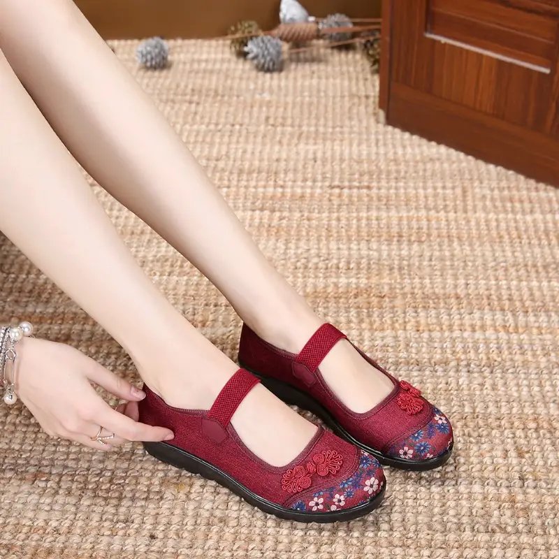 Old Beijing Cloth Shoes Women's Flats Spring & Fall Flats Non-Slip Soft Sole Breathable Casual Mom Middle-Aged and Elderly Grandma Shoes - Image 4
