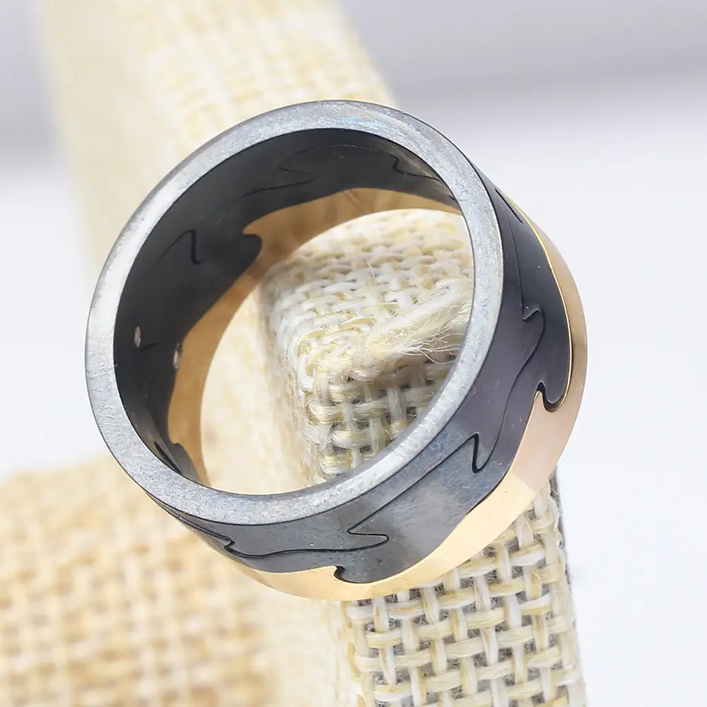 9mm Two-Color Crack Stainless Steel Ring for Men — feature 10
