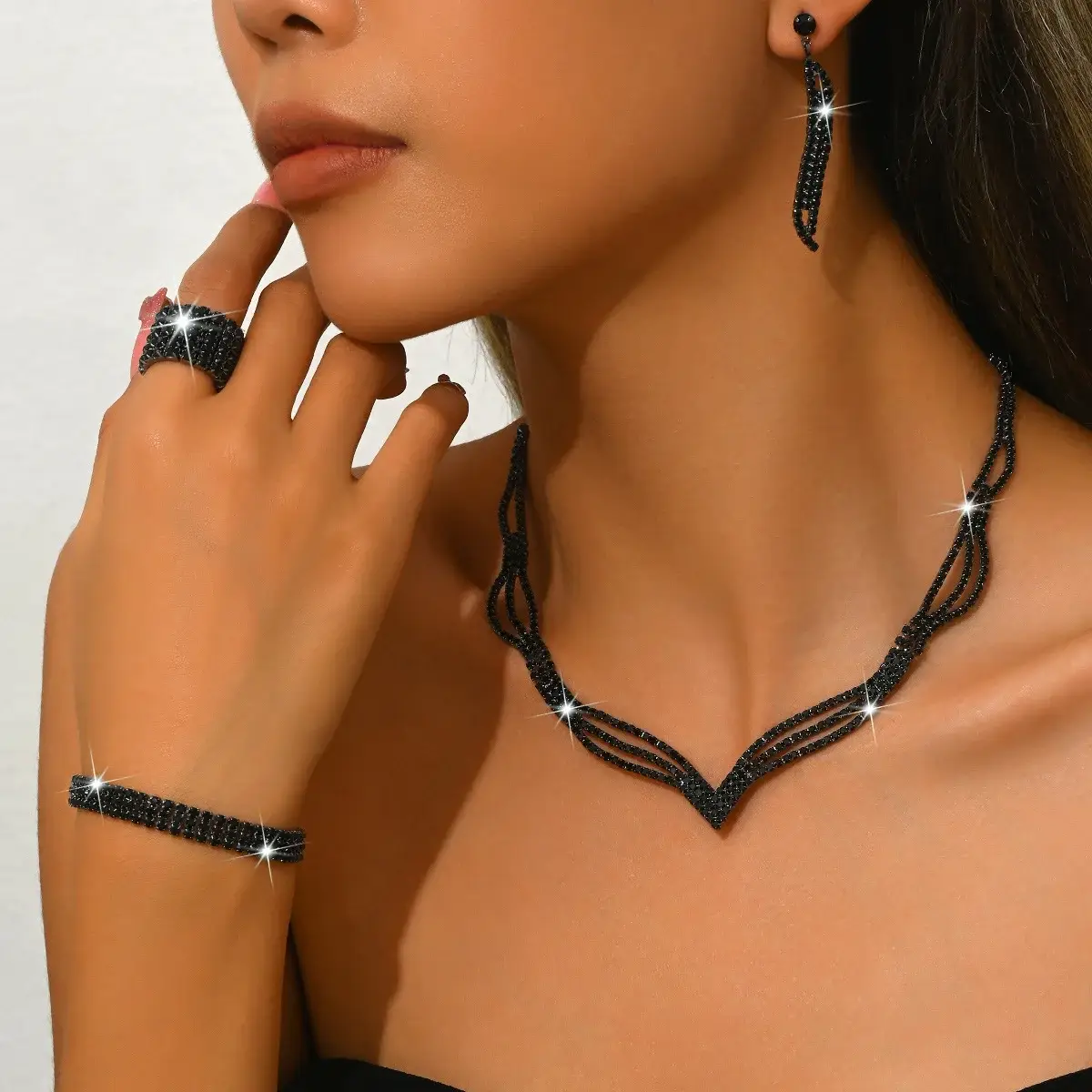 Bridal Jewelry Set with Rhinestone Claws & Necklace — feature 25