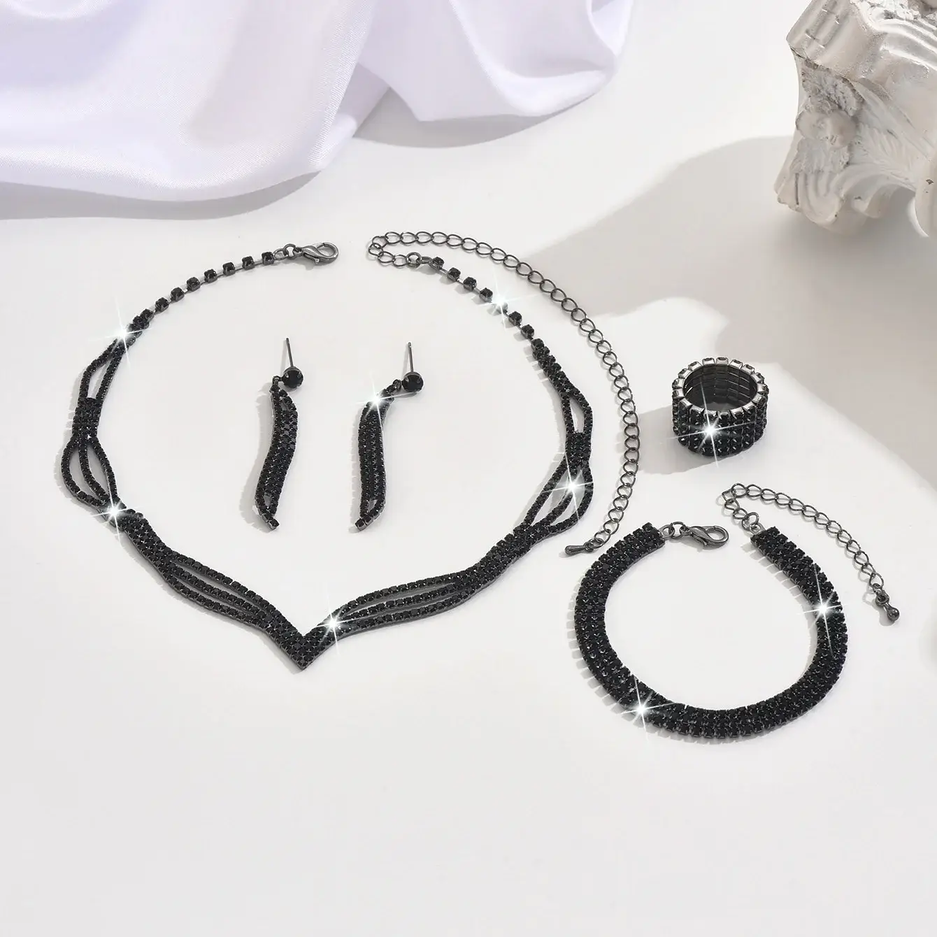 Bridal Jewelry Set with Rhinestone Claws & Necklace — feature 26