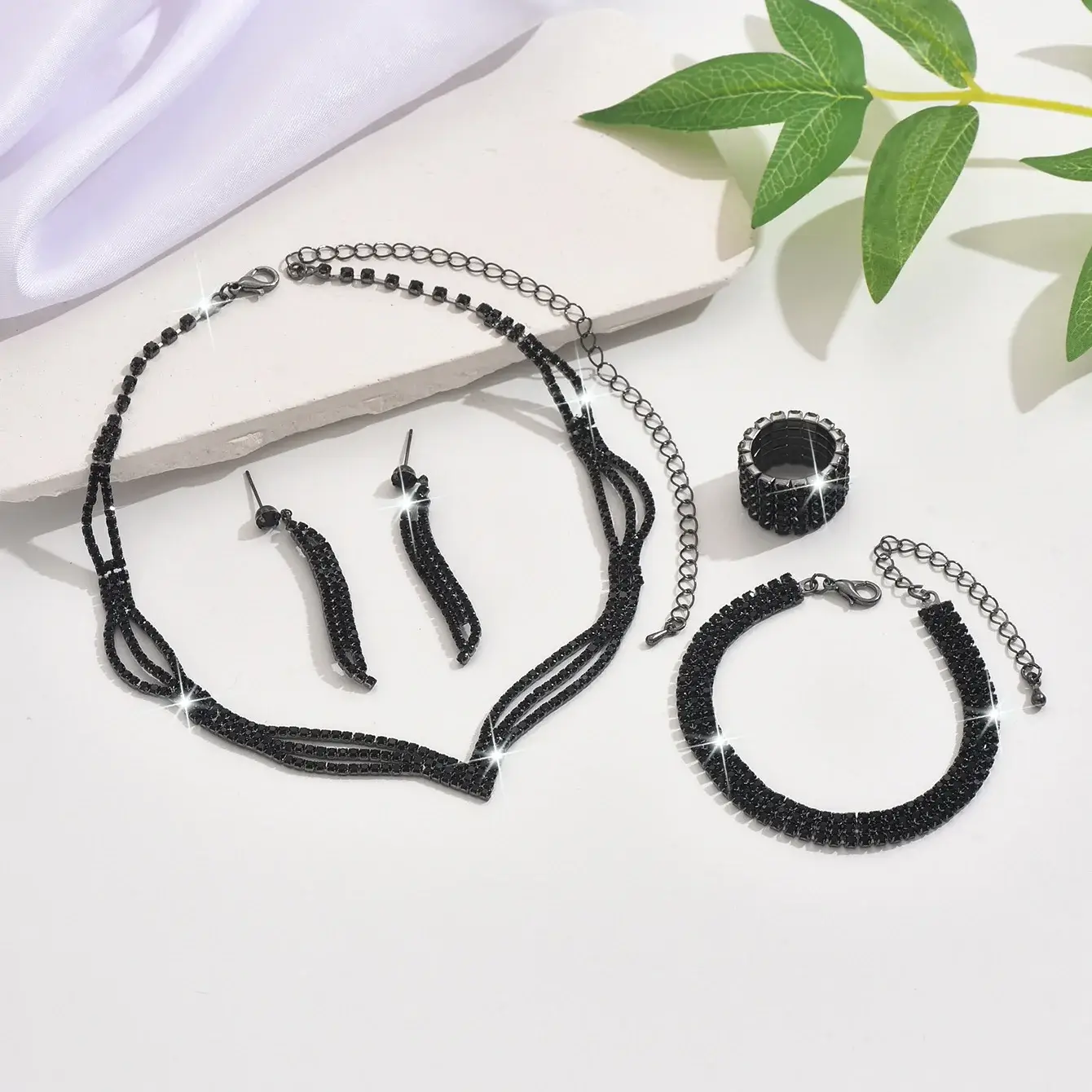 Bridal Jewelry Set with Rhinestone Claws & Necklace — feature 28