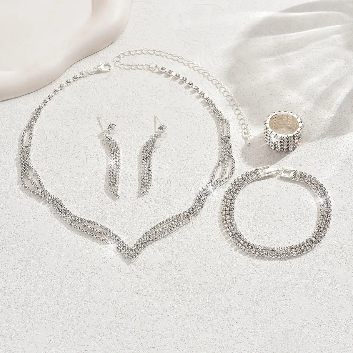 Bridal Jewelry Set with Rhinestone Claws & Necklace — feature 6