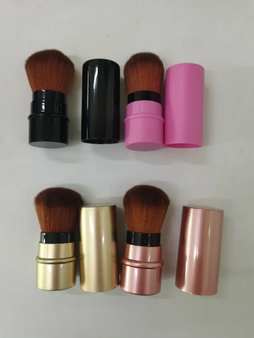 Gold Retractable Makeup Brush with Nylon Bristles — feature 10