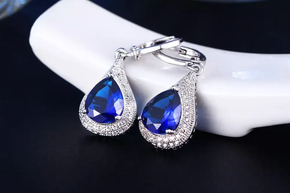 Diamond Inlaid Water Drop Earrings with Shiny Sapphire — feature 2