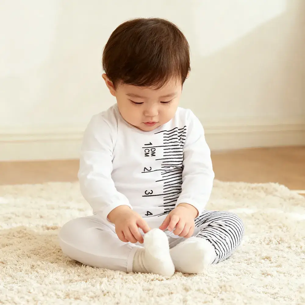 Baby Bear Print Long Sleeve Romper for Boys Girls - Image 5