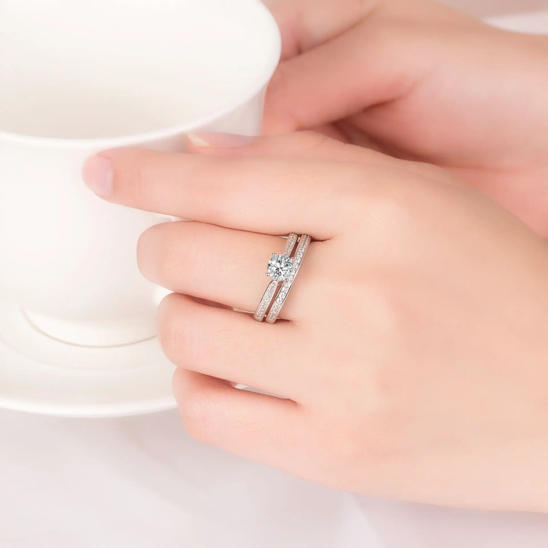 Four Claw Zircon Ring for Women Elegant Silver Plated