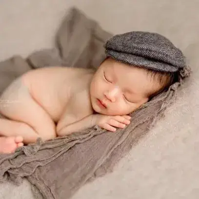 Newborn Photography Peaked Cap with Bow Tie - Image 8