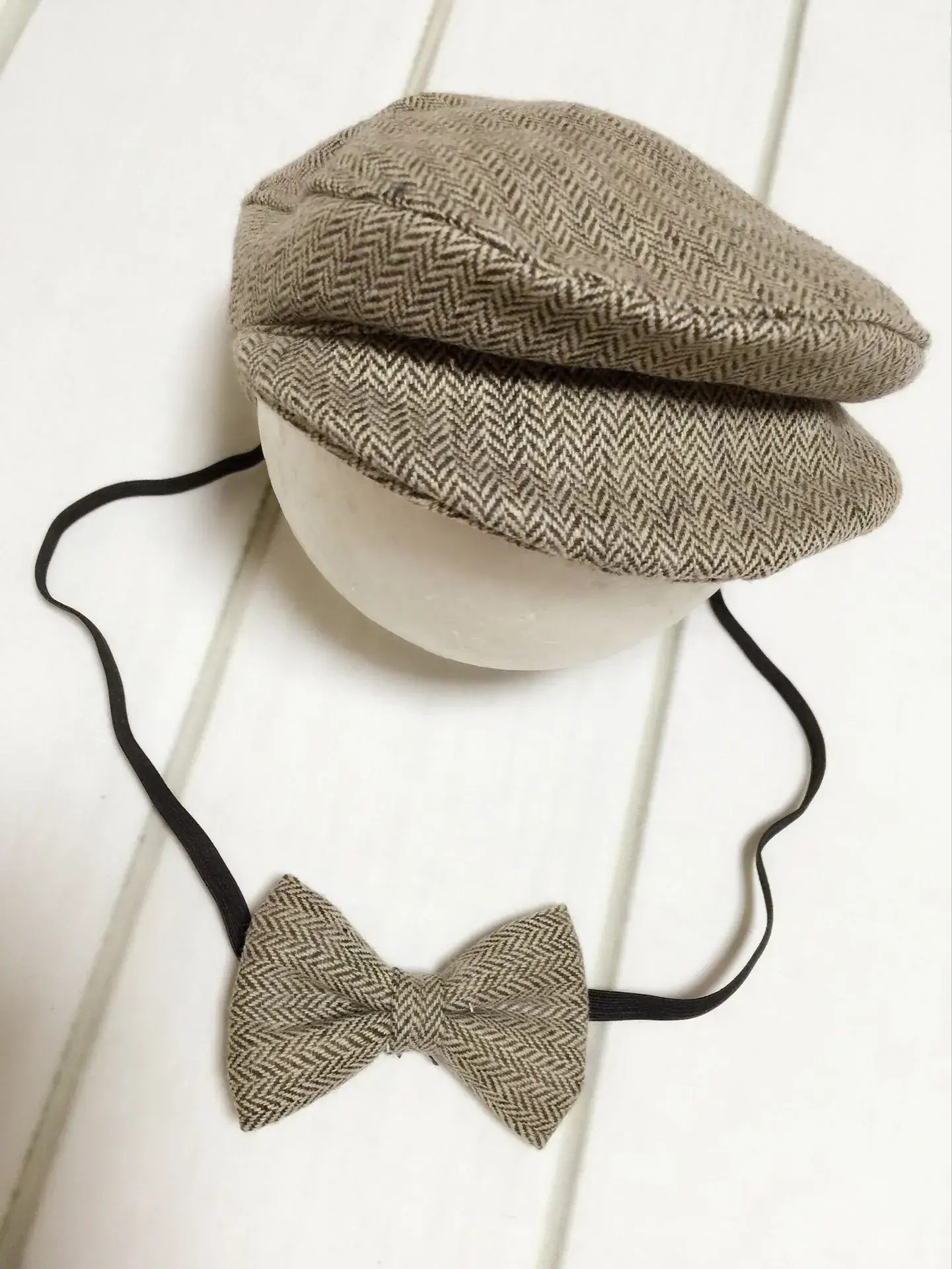 Newborn Photography Peaked Cap with Bow Tie - Image 3