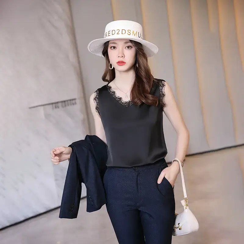 Women's Black V-Neck Sleeveless T-Shirt with Embroidered Lace Trim - Image 15
