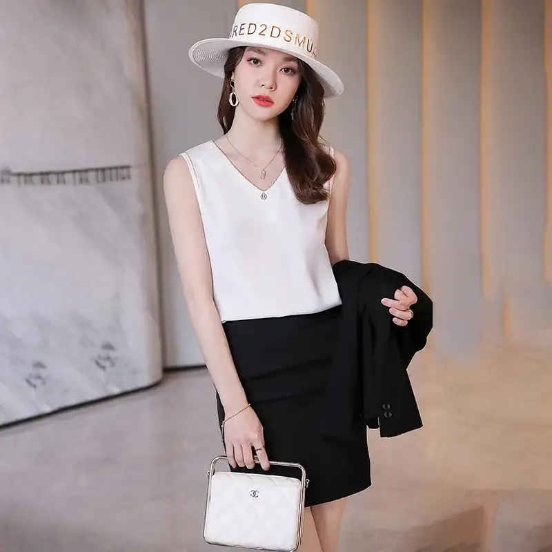 Women's Black V-Neck Sleeveless T-Shirt with Embroidered Lace Trim - Image 2