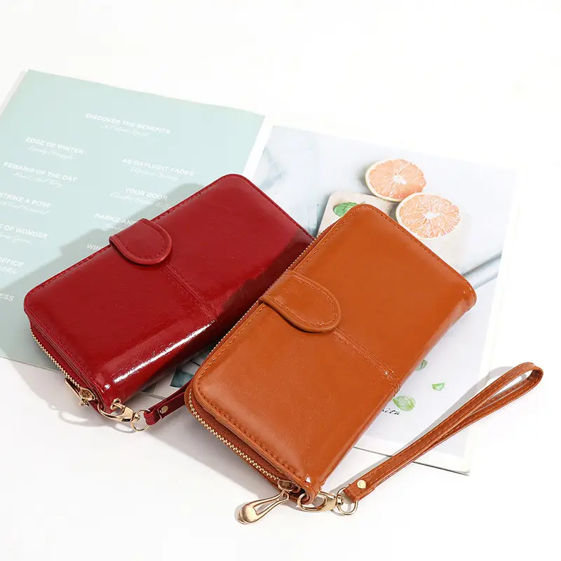 Popular Women's Wallet 2026 New Zipper Oil Wax Leather Wallet with Clasp Phone Bag Oil Leather New Pu Clutch Bag
