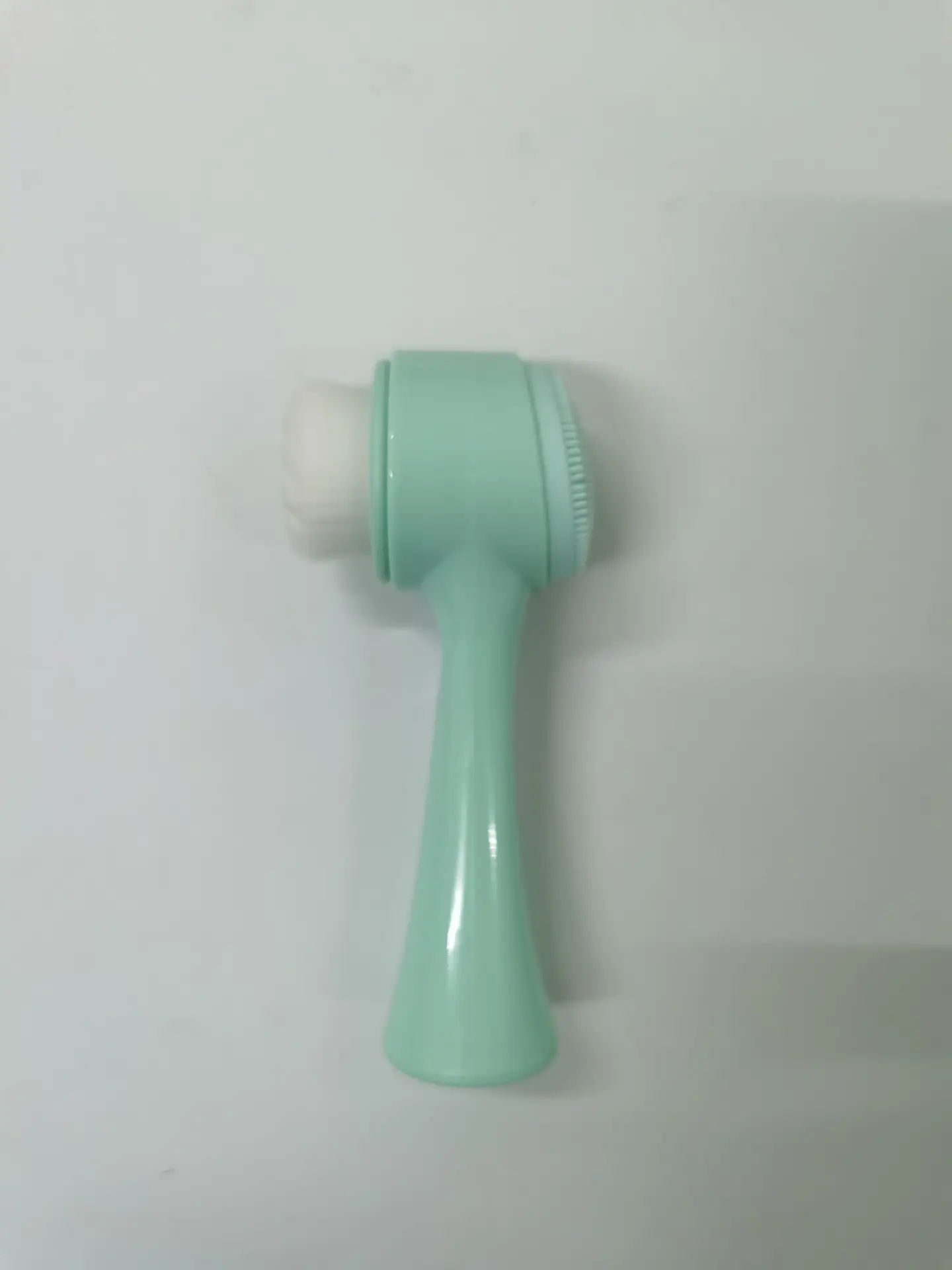 Soft Silicone Massage Face Brush Red — feature 14