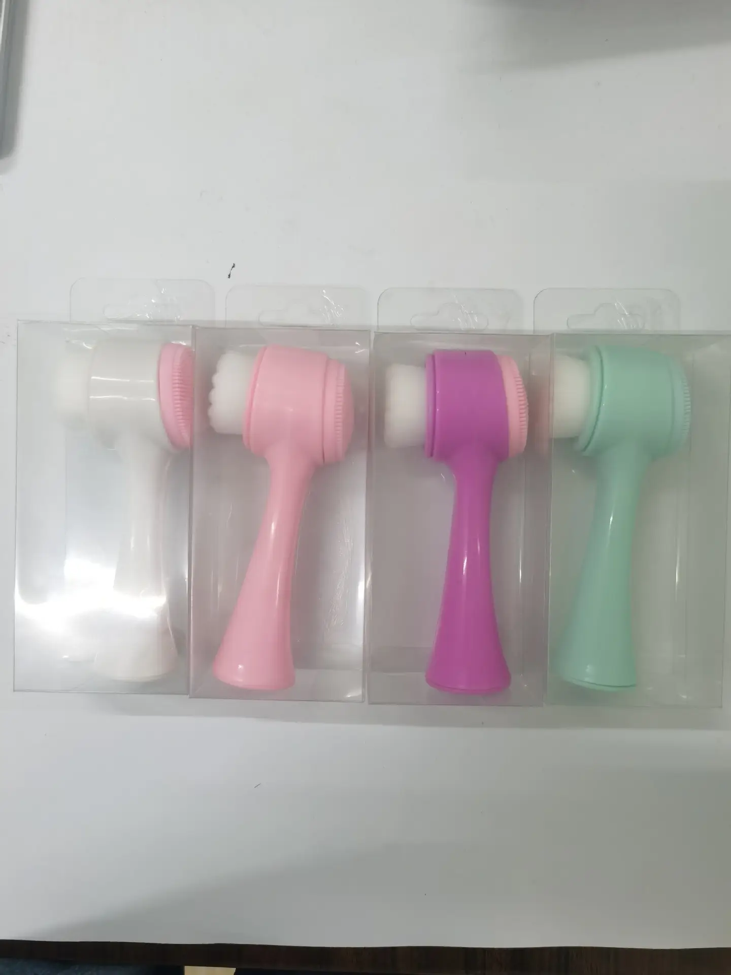 Soft Silicone Massage Face Brush Red — feature 15