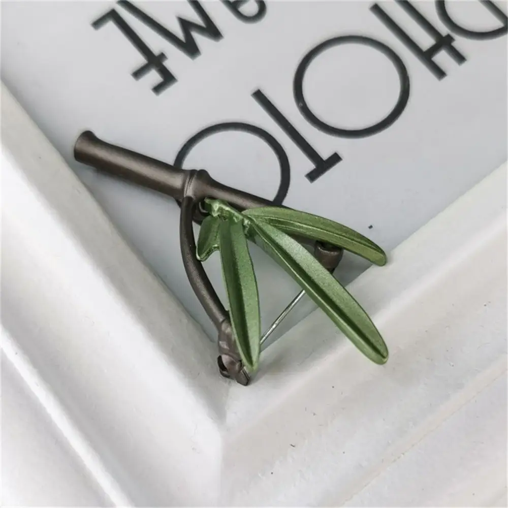 European American Japanese Korean Bamboo Emerald Green Shawl Buckle - Image 4