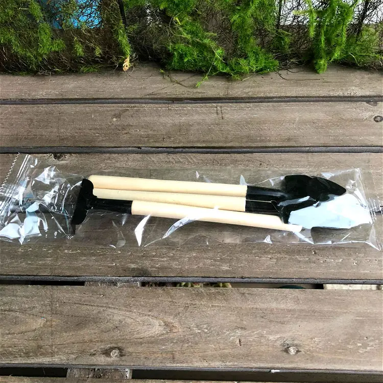 Wholesale garden flower fleshy garden planting tools set small shovel iron rake gardening set of three