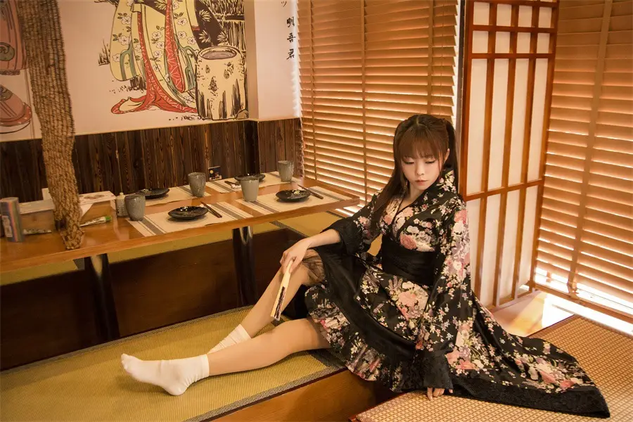 Female Lolita Heavy Sakura Kimono Dress Floral Black - Image 4