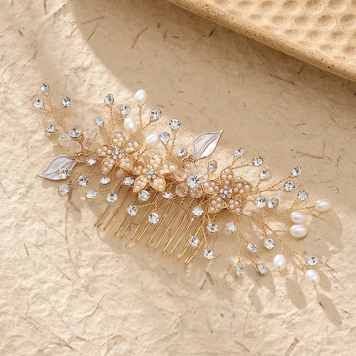 European & American Bridal Hair Combs with Pearl & Crystal Design - Image 4