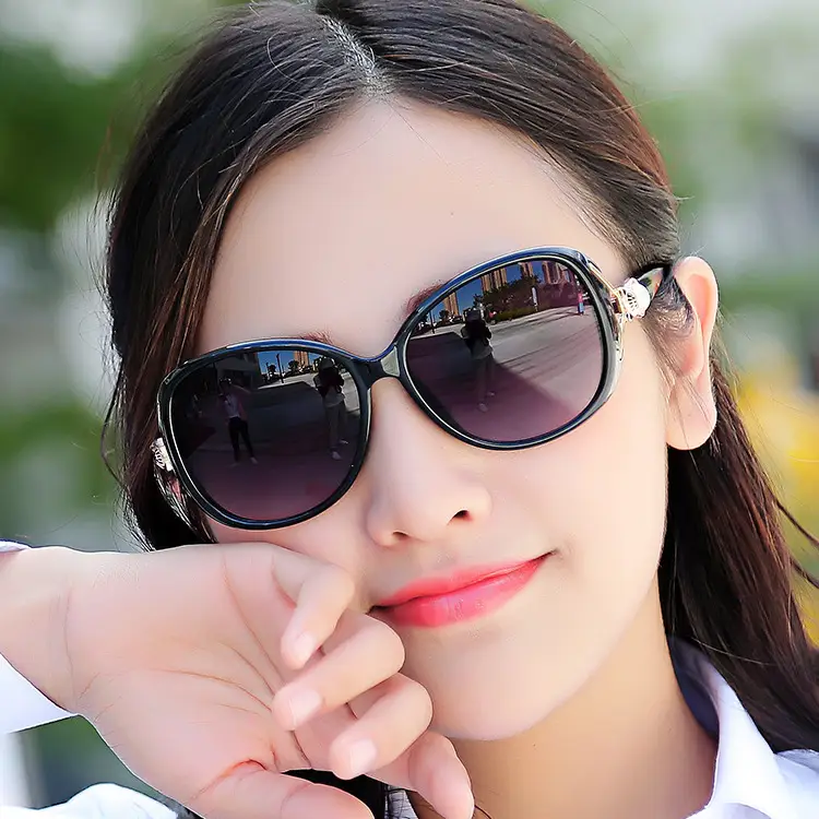Ladies Sunglasses Pearl Fox Head Progressive Color