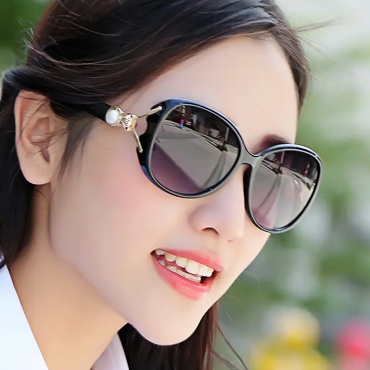 Ladies Sunglasses Pearl Fox Head Progressive Color