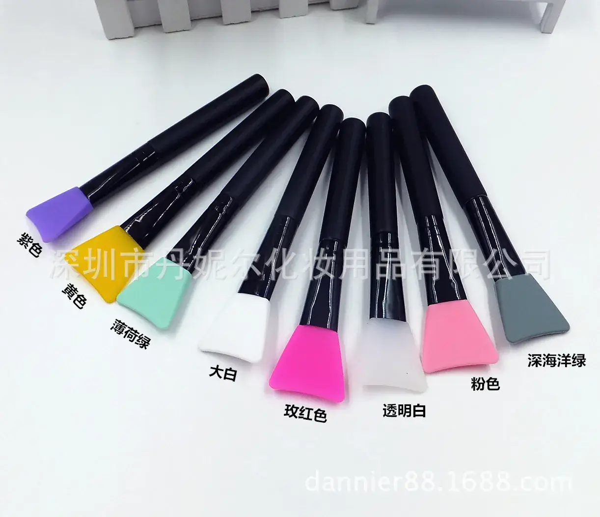 Soft Silicone Lip Mask Brush for Lips & Makeup — feature 3