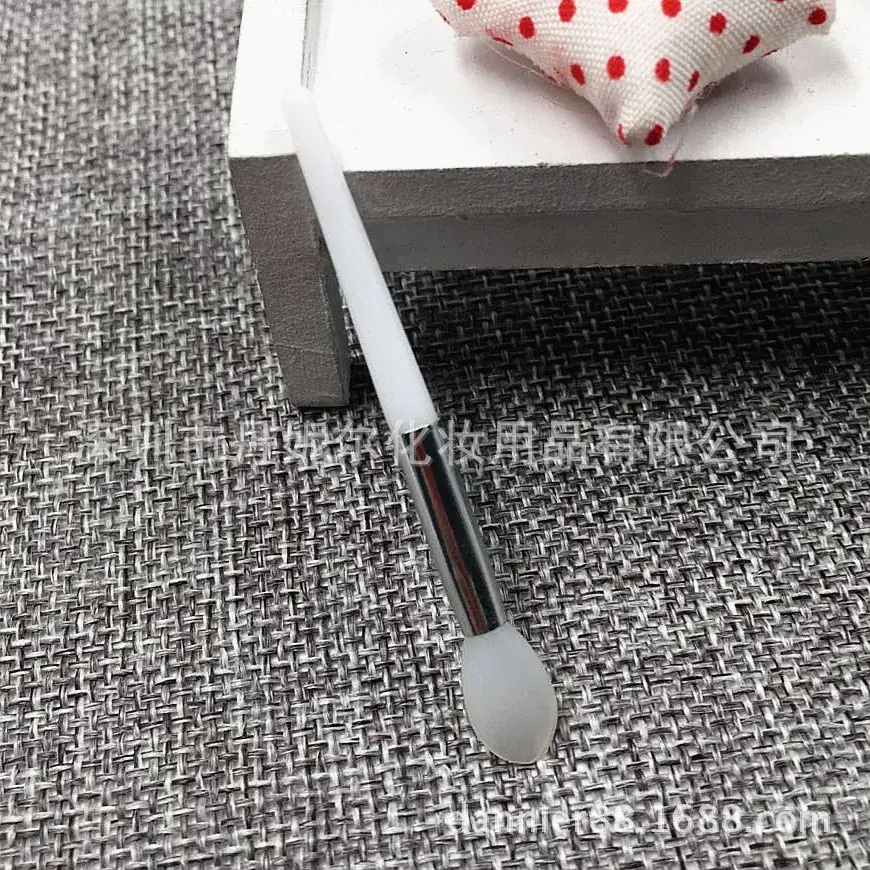 Soft Silicone Lip Mask Brush for Lips & Makeup - Image 7
