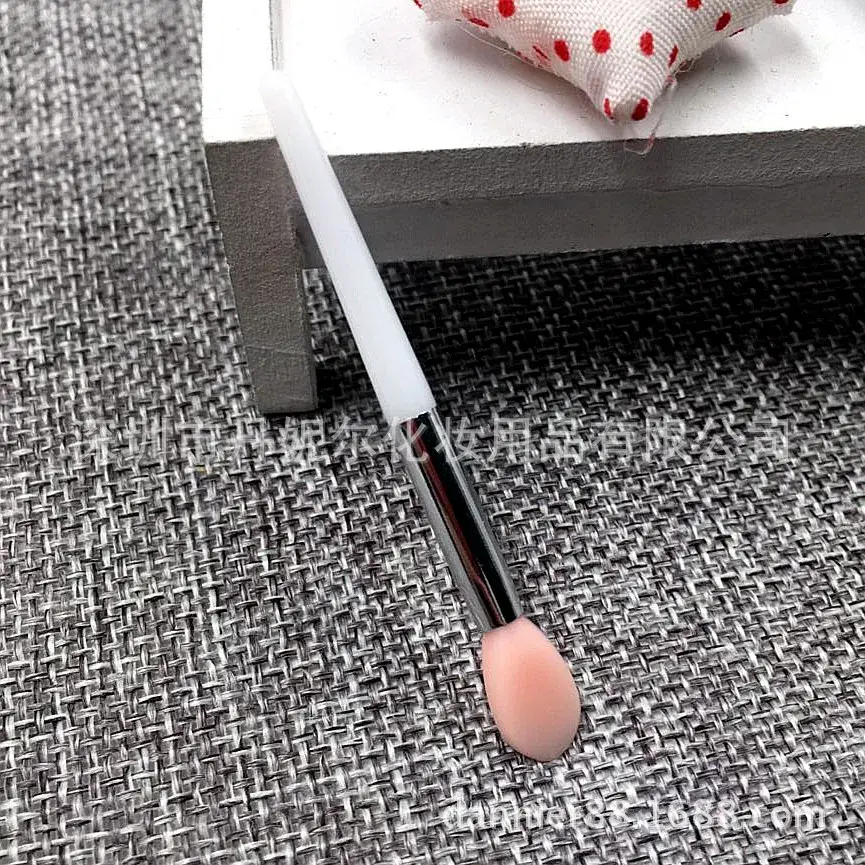 Soft Silicone Lip Mask Brush for Lips & Makeup - Image 8