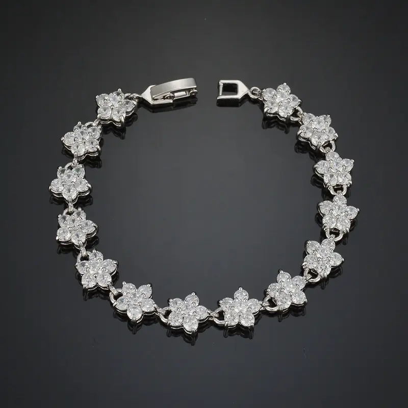 Zircon Plum Blossom Bracelet White Golden Plated — feature 7