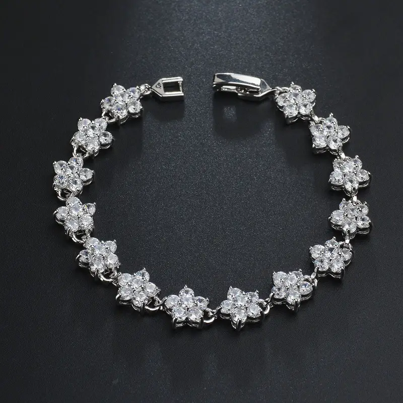 Zircon Plum Blossom Bracelet White Golden Plated — feature 8