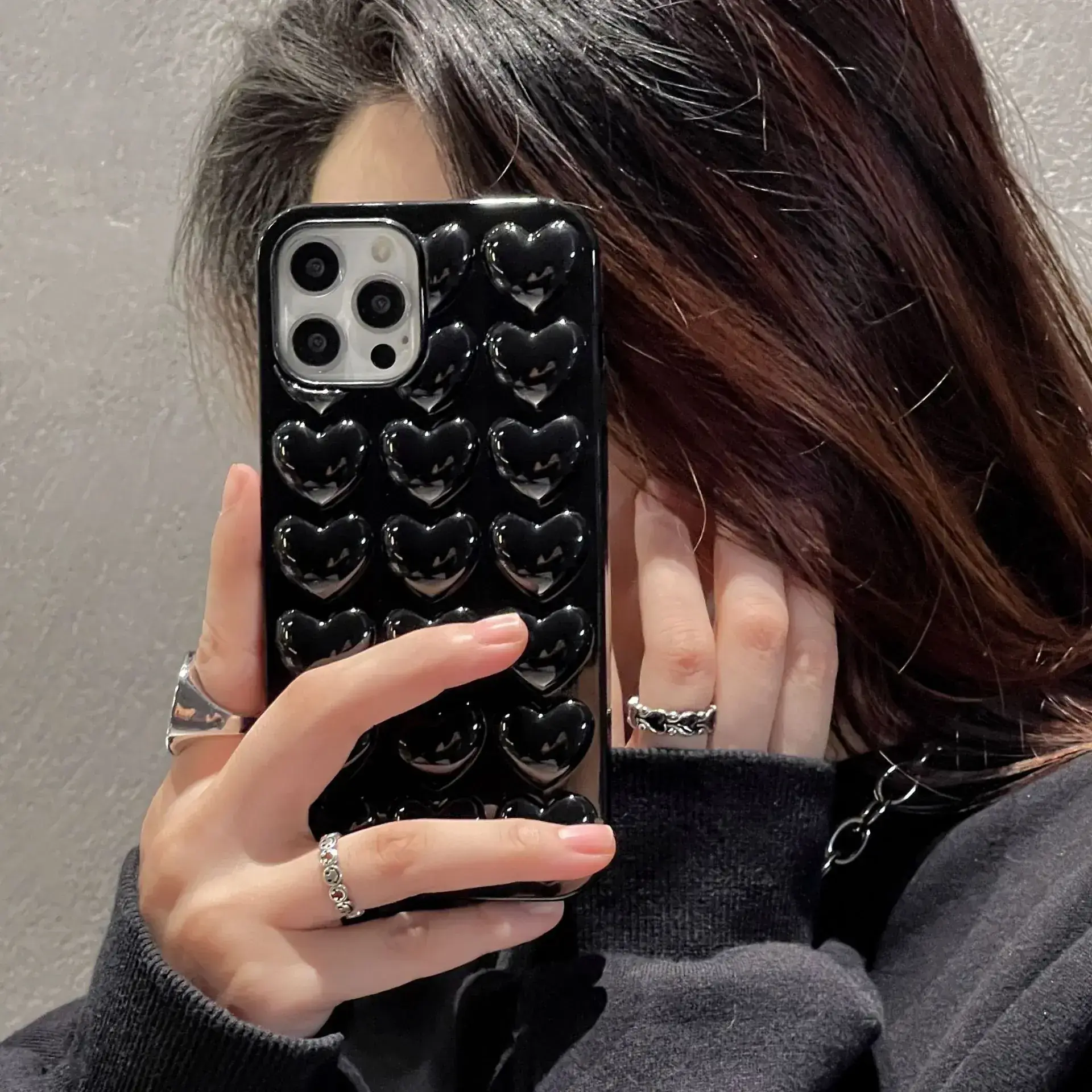 Three-Dimensional Heart Silicone iPhone 17 Pro Case - Image 8