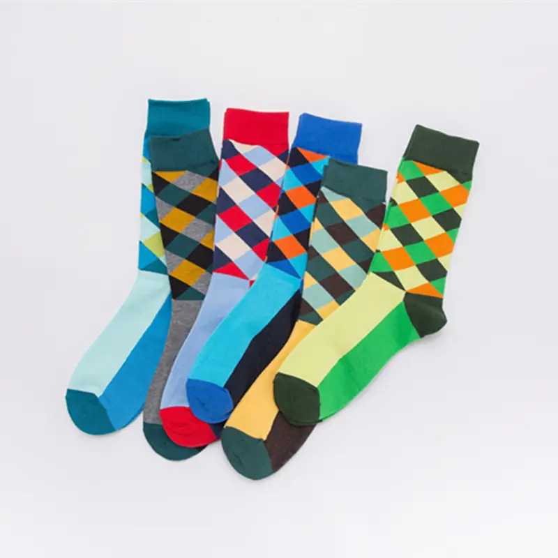 In stock cross-border color diamond Plaid men's mid-calf socks European and American version skateboard socks all-matching men's socks batch