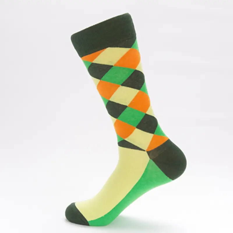 In stock cross-border color diamond Plaid men's mid-calf socks European and American version skateboard socks all-matching men's socks batch