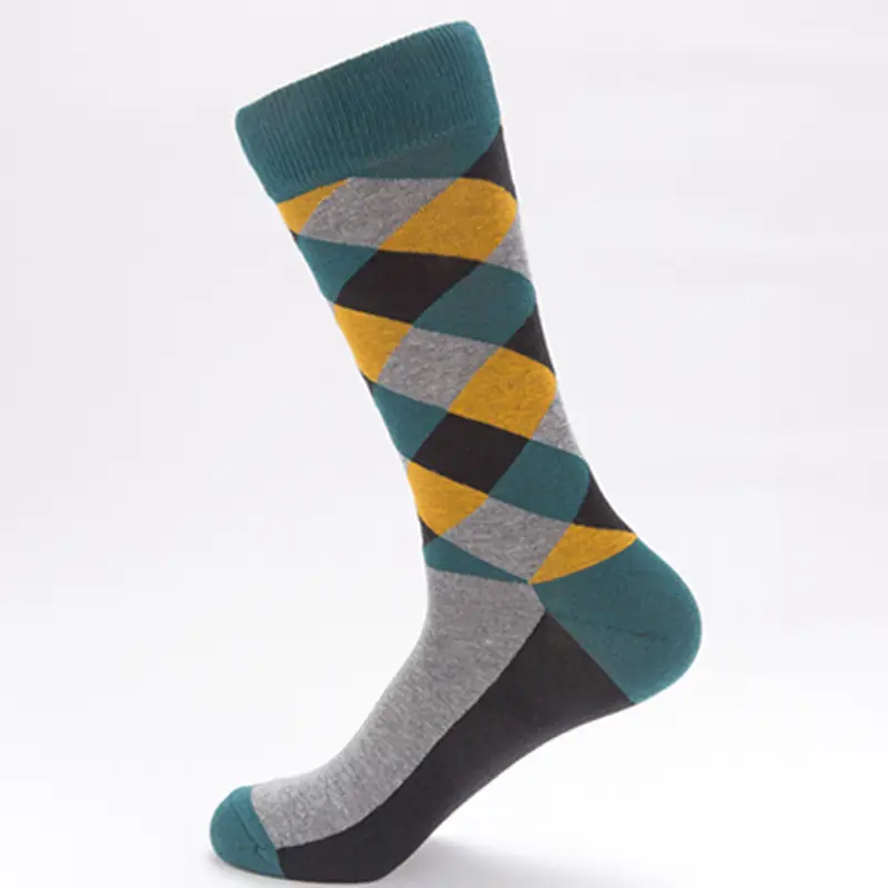 In stock cross-border color diamond Plaid men's mid-calf socks European and American version skateboard socks all-matching men's socks batch