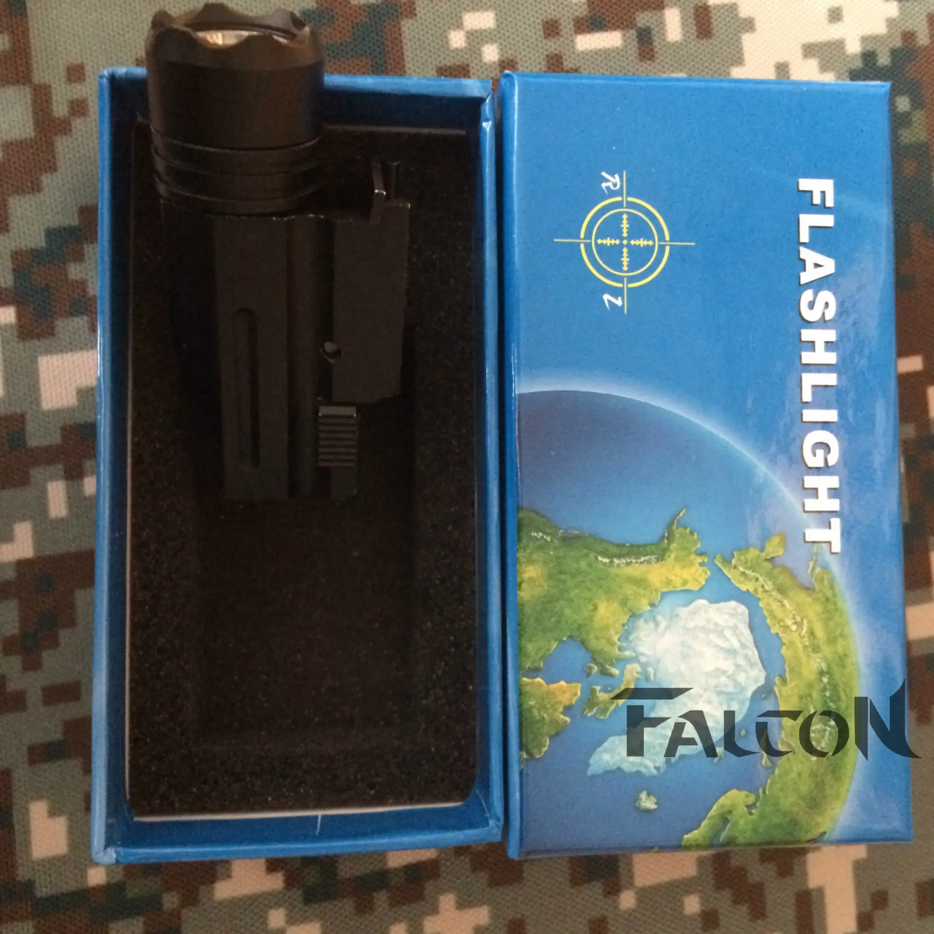 Tactical X100 LED Flashlight 20mm Track Clip — feature 14