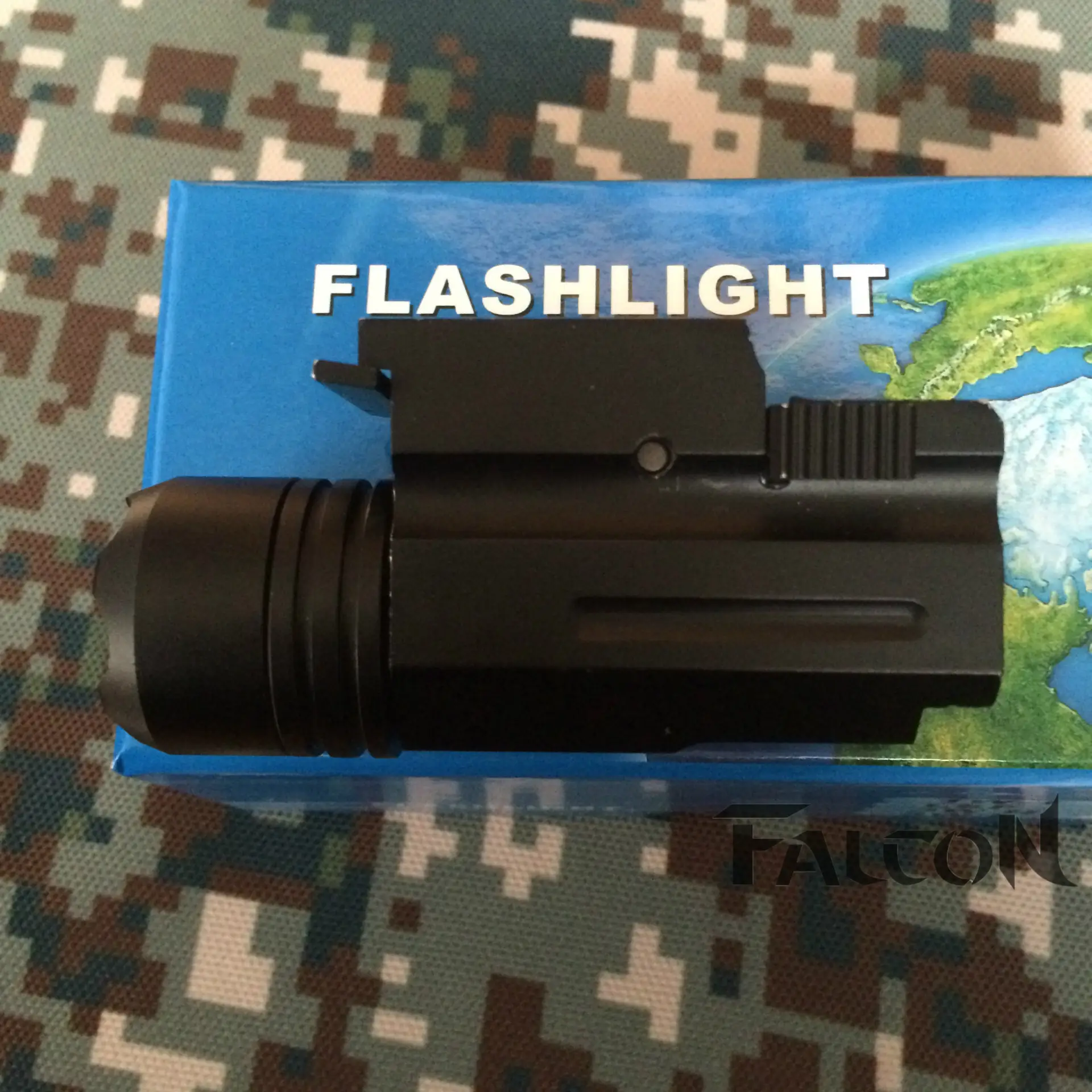 Tactical X100 LED Flashlight 20mm Track Clip — feature 15