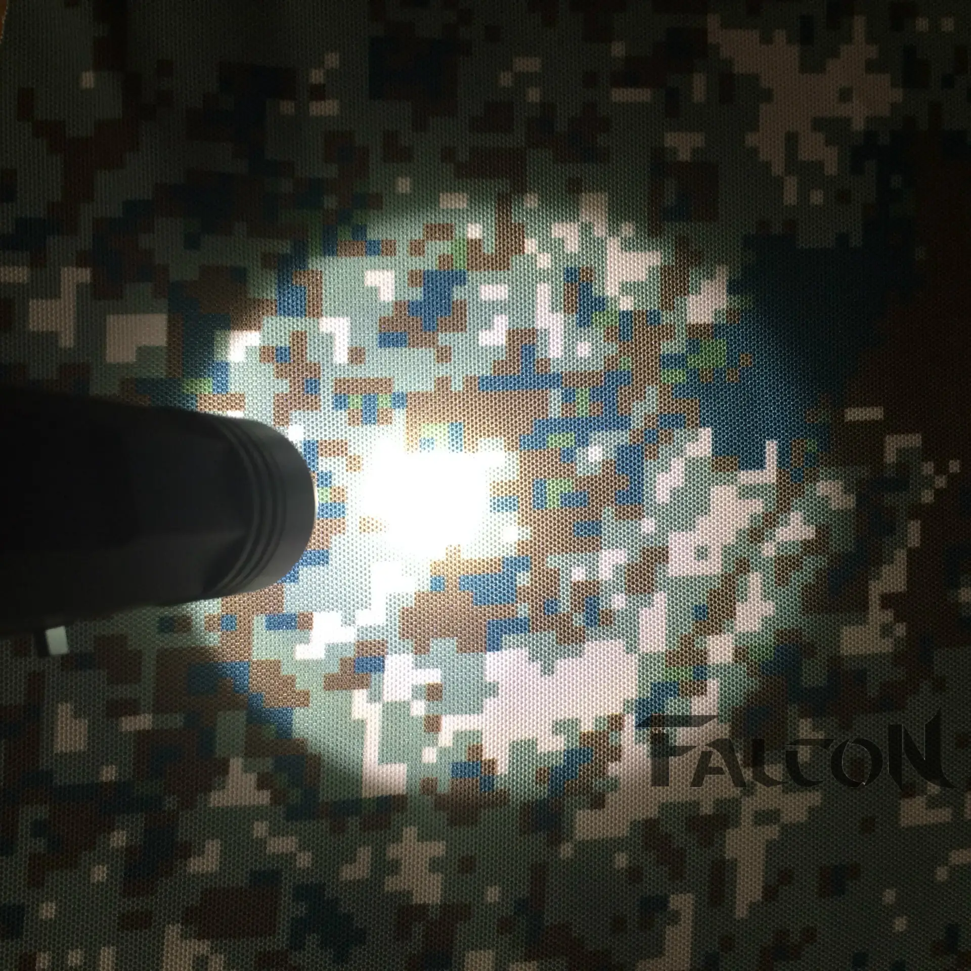 Tactical X100 LED Flashlight 20mm Track Clip — feature 16