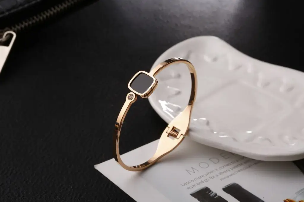 European and American Fashion Rose Gold Plated Bracelet Luo Number Letter Simple Square Black Face Bracelet Titanium Steel Jewelry