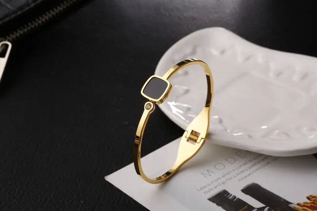 European and American Fashion Rose Gold Plated Bracelet Luo Number Letter Simple Square Black Face Bracelet Titanium Steel Jewelry