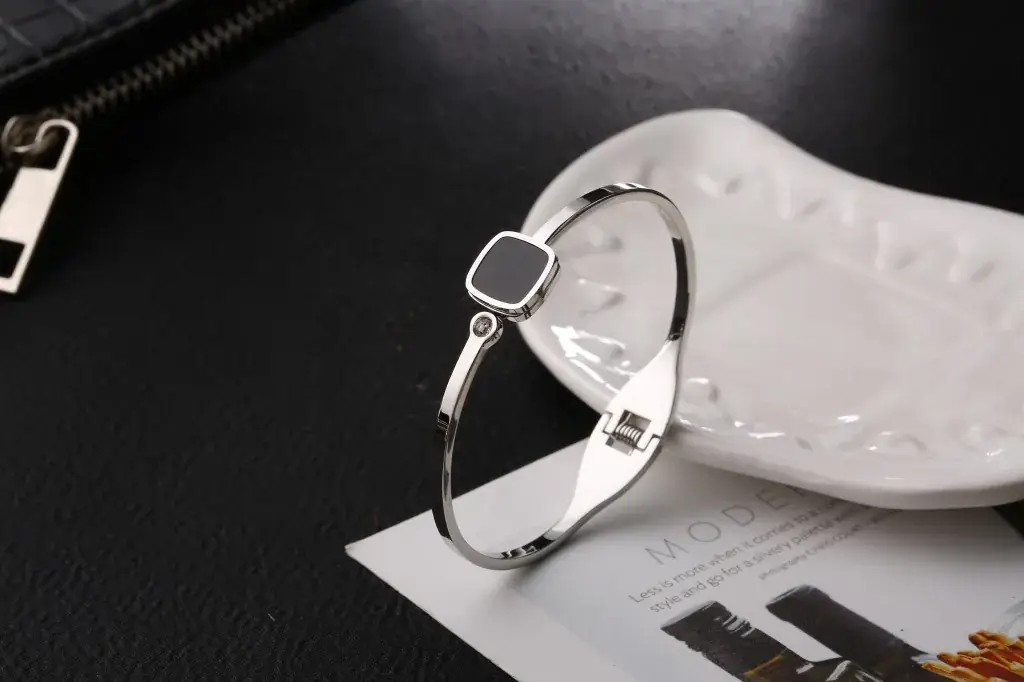 European and American Fashion Rose Gold Plated Bracelet Luo Number Letter Simple Square Black Face Bracelet Titanium Steel Jewelry