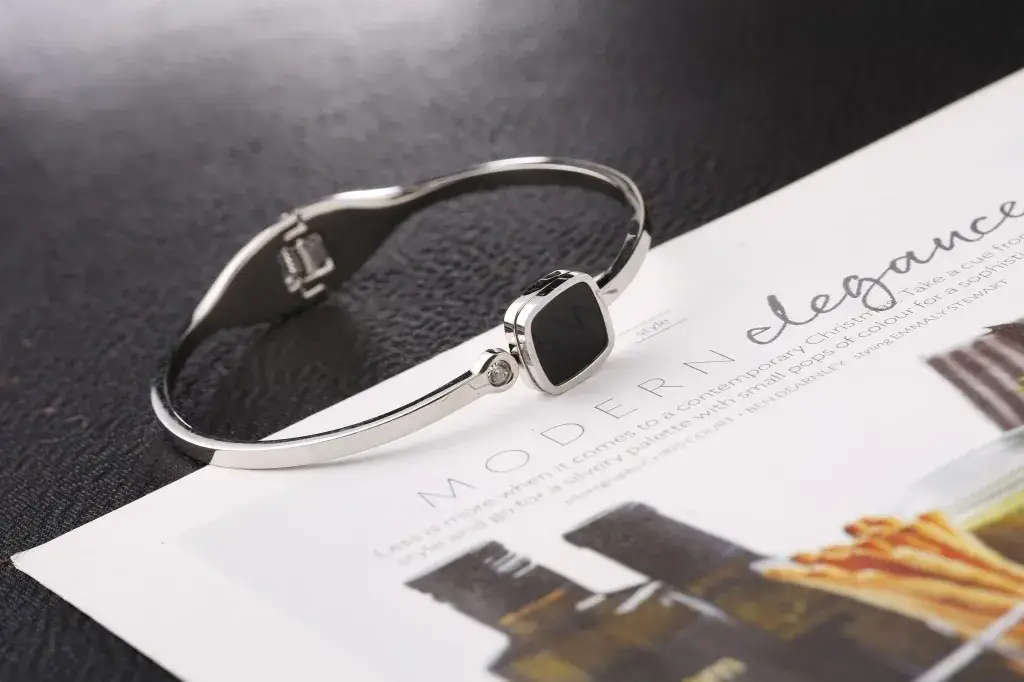 European and American Fashion Rose Gold Plated Bracelet Luo Number Letter Simple Square Black Face Bracelet Titanium Steel Jewelry
