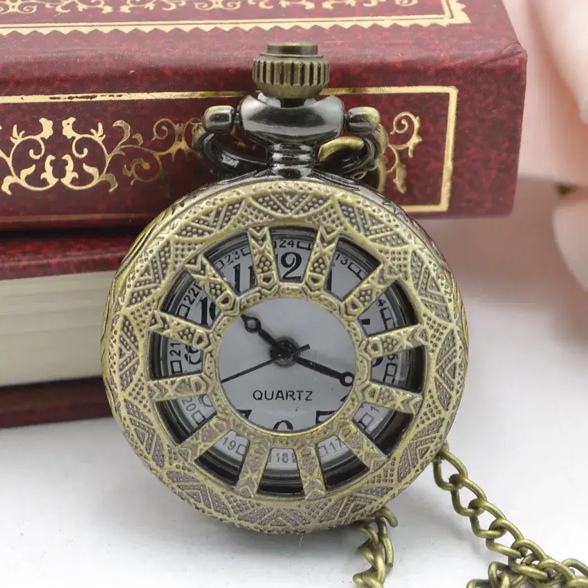 Factory Wholesale Retro Hollow Snowflake Pocket Watch - Image 3