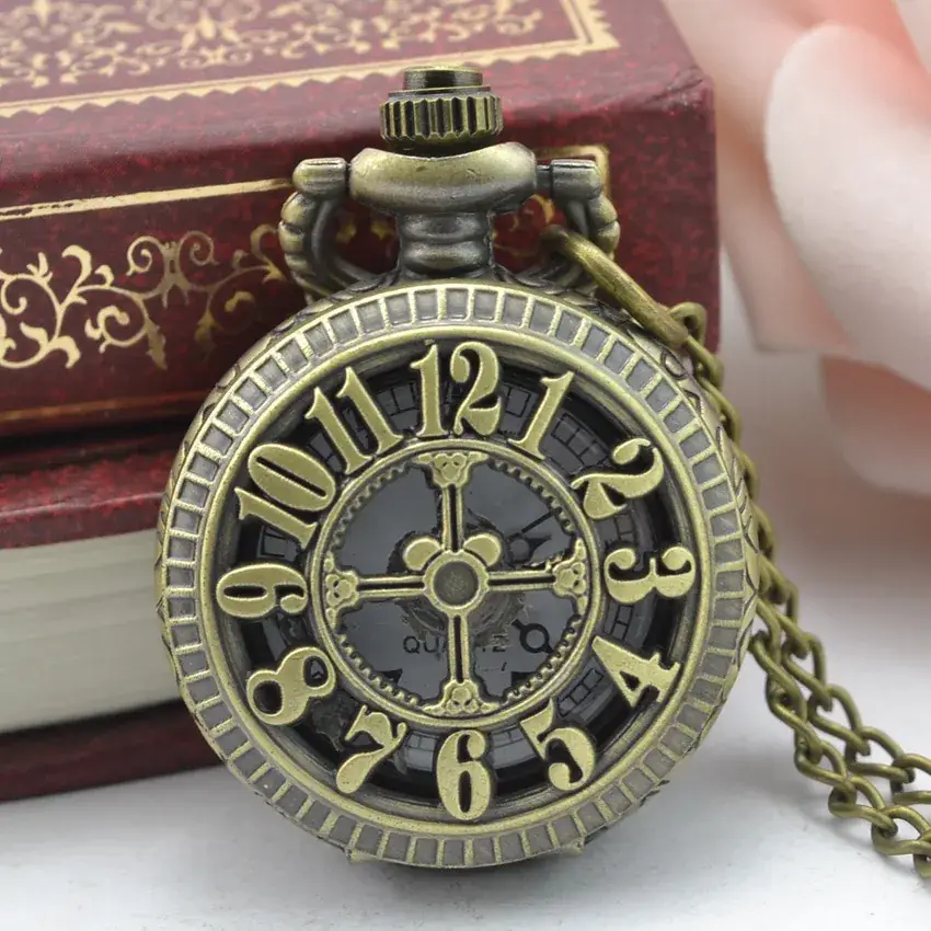 Factory Wholesale Retro Hollow Snowflake Pocket Watch - Image 4