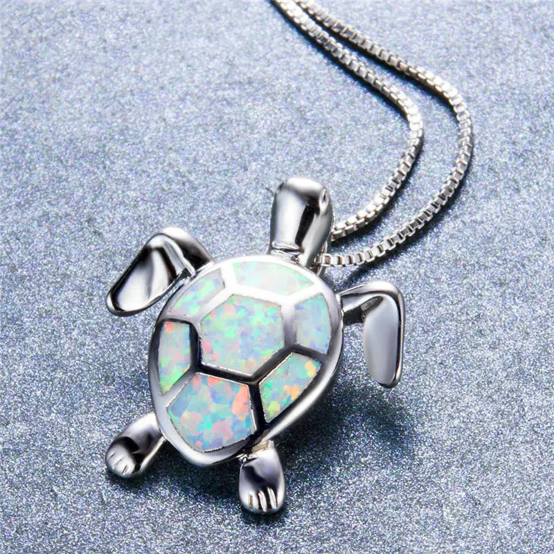 Turtle Pendant Necklace with Heart of the Ocean Design — feature 4