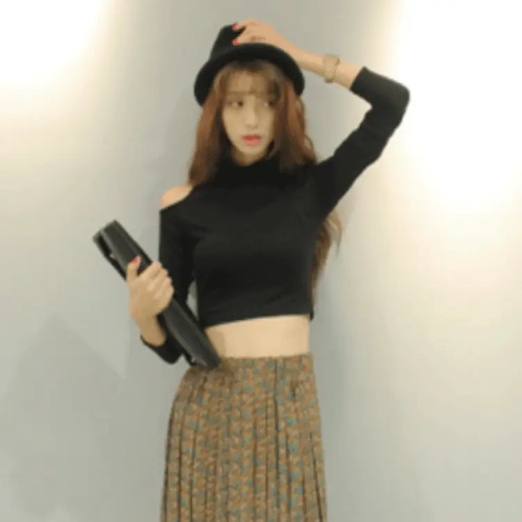 Women's 2023 Cold Shoulder Crop Top with Hat