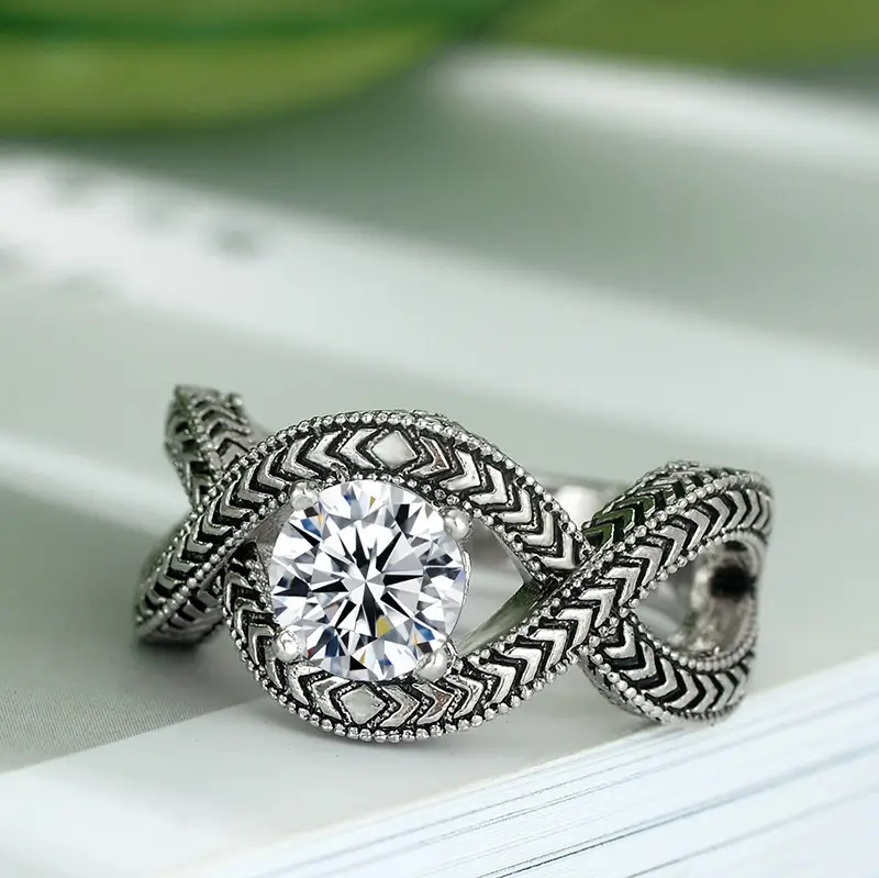 8-Word Retro Pattern Zircon Ring European American - Image 3
