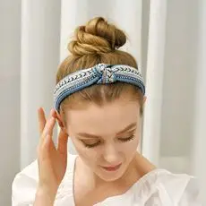 Black Knotted Velvet Hairband for Women — feature 6