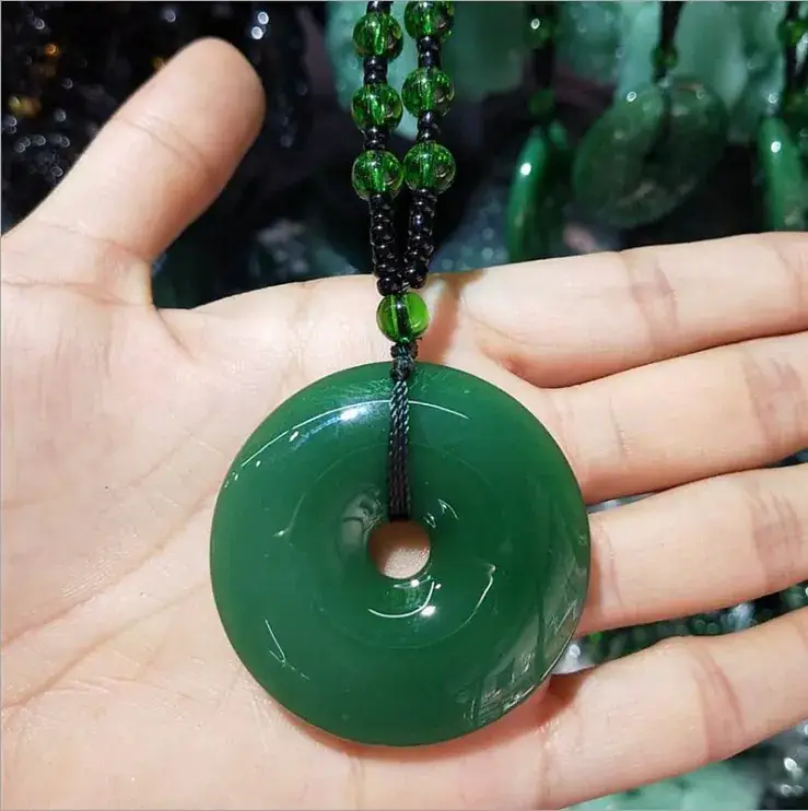 Hot Green Jade Guanyin Necklace with Sweater Chain