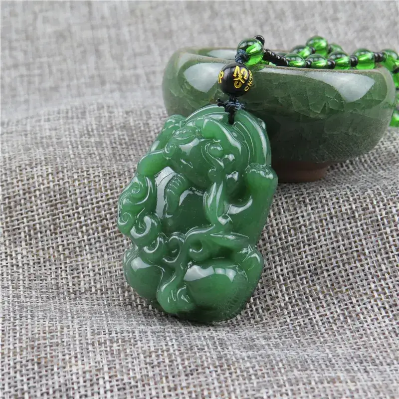 Hot Green Jade Guanyin Necklace with Sweater Chain